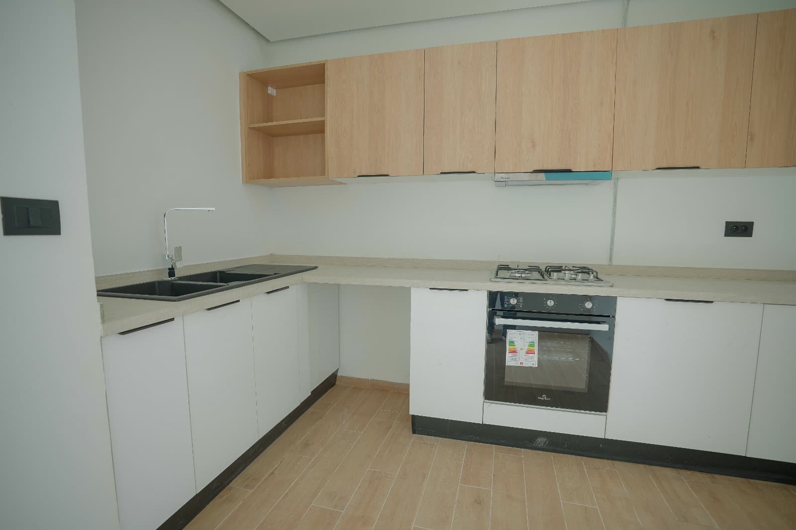 Appartement S+2 Haut Standing avec 2 Balcons – Résidence Khalifa 5 - Image 5